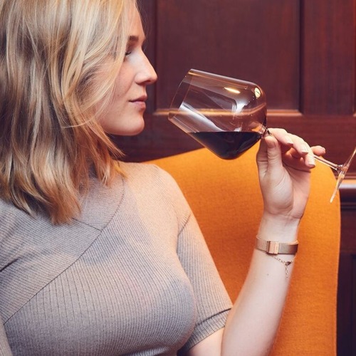 instagram-3 𝐄́𝐥𝐞́𝐠𝐚𝐧𝐭𝐬, 𝐟𝐢𝐧𝐬 𝐞𝐭 𝐬𝐨𝐮𝐟𝐟𝐥𝐞́𝐬 𝐚̀ 𝐥𝐚 𝐛𝐨𝐮𝐜𝐡𝐞, 𝐥𝐞𝐬 𝐯𝐞𝐫𝐫𝐞𝐬 𝐙𝐚𝐥𝐭𝐨 𝐬𝐨𝐧𝐭 𝐮𝐧𝐞 𝐯𝐞́𝐫𝐢𝐭𝐚𝐛𝐥𝐞 𝐫𝐞́𝐯𝐨𝐥𝐮𝐭𝐢𝐨𝐧 𝐝𝐚𝐧𝐬 𝐥𝐞 𝐦𝐨𝐧𝐝𝐞 𝐝𝐞 𝐥𝐚 𝐝𝐞́𝐠𝐮𝐬𝐭𝐚𝐭𝐢𝐨𝐧.

Chaque verre est conçu pour un type de vin spécifique, permettant d'exalter ses caractéristiques uniques.

Offrez-vous une expérience de dégustation exceptionnelle et découvrez une nouvelle dimension de plaisir avec Zalto Denk'Art.

#Zalto #DenkArt #VerresAVin #Dégustation #Vin #Cristal #Finesse #Arômes #Plaisir #Expérience