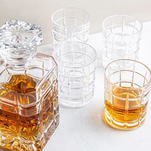 instagram-14 𝐎𝐟𝐟𝐫𝐞𝐳-𝐯𝐨𝐮𝐬 𝐮𝐧𝐞 𝐞𝐱𝐩𝐞́𝐫𝐢𝐞𝐧𝐜𝐞 𝐝𝐞 𝐝𝐞́𝐠𝐮𝐬𝐭𝐚𝐭𝐢𝐨𝐧 𝐫𝐚𝐟𝐟𝐢𝐧𝐞́𝐞 𝐚𝐯𝐞𝐜 𝐜𝐞𝐭 𝐞𝐧𝐬𝐞𝐦𝐛𝐥𝐞 𝐯𝐞𝐫𝐫𝐞𝐬 𝐞𝐭 𝐜𝐚𝐫𝐚𝐟𝐞 𝐚̀ 𝐰𝐡𝐢𝐬𝐤𝐲 🥃

Partagez un moment convivial entre amis ou savourez un verre en solo avec élégance.

#vinetpassion #partageonsnosbonsmoments #whisky #carafeawhisky #whiskylover #Laval #brossard #saintbruno